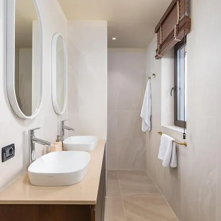 Clara By Villsy - Private Pool, Indoor Jacuzzi, Outdoor Jacuzzi, Sauna, Gym, Playroom 빌라