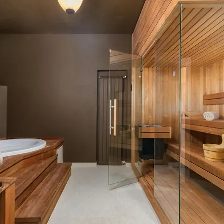 Clara By Villsy - Private Pool, Indoor Jacuzzi, Outdoor Jacuzzi, Sauna, Gym, Playroom * 모토분