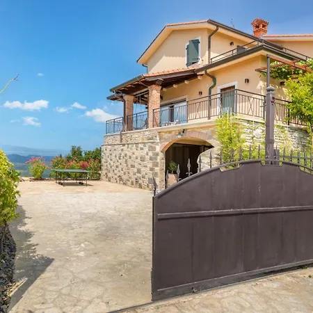 Clara By Villsy - Private Pool, Indoor Jacuzzi, Outdoor Jacuzzi, Sauna, Gym, Playroom
