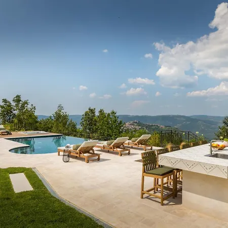 Clara By Villsy - Private Pool, Indoor Jacuzzi, Outdoor Jacuzzi, Sauna, Gym, Playroom